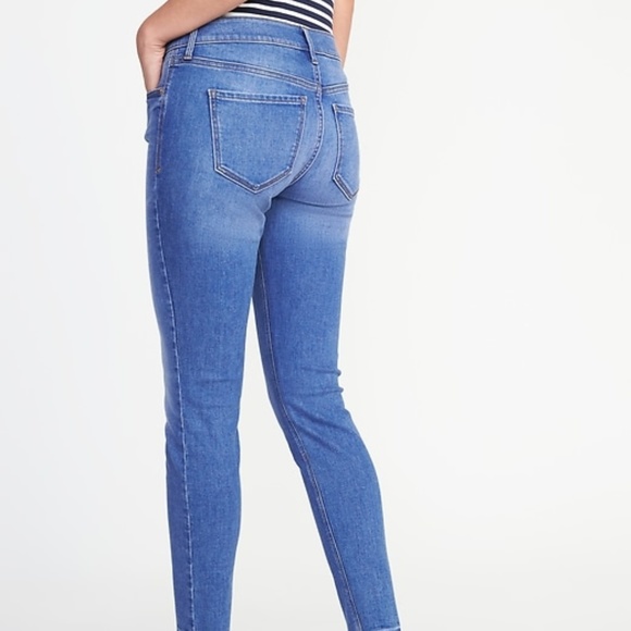 Petite Mid-Rise Raw-Edge Jeans - Picture 2 of 5
